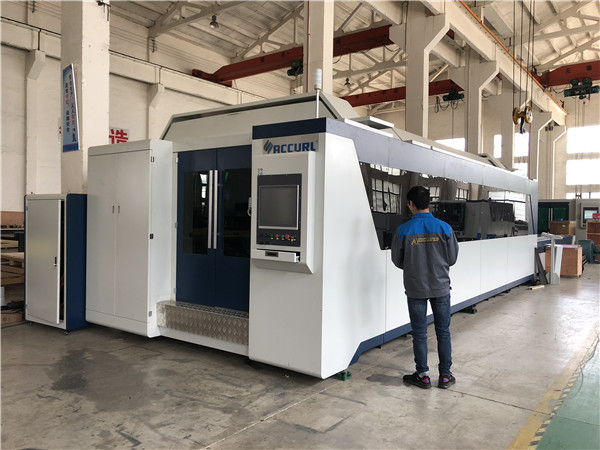 उच्च गति 700W 1000W सीएनसी फाइबर लेजर काटन मिसिन को लागि स्टेनलेस स्टील कार्बन स्टील आयरन धातु को लागि