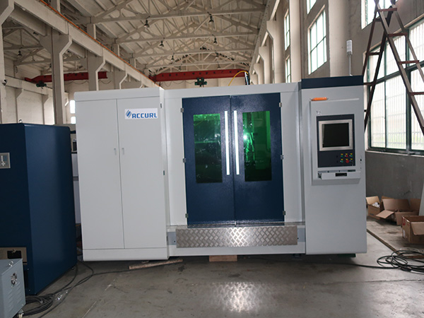 प्लेट कभर गरिएको Accurl लेजर काट्ने फाइबर मेसिन 4000 x 1500mm विनिमेय कार्य तालिकाहरूको साथ 